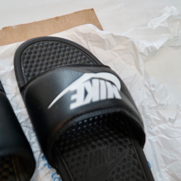 NIKE BENASSI JDI SLIDE MEN BLACK / WHITE - Picture 5 of 6